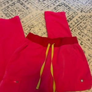 Figs hot pink sz L